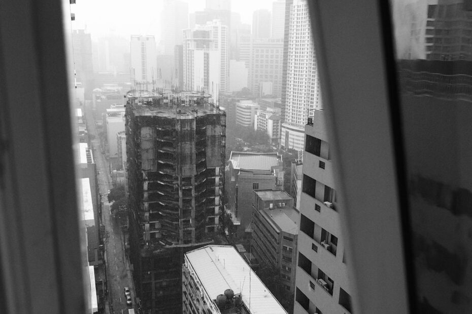 black and white cityscape photo by el santos